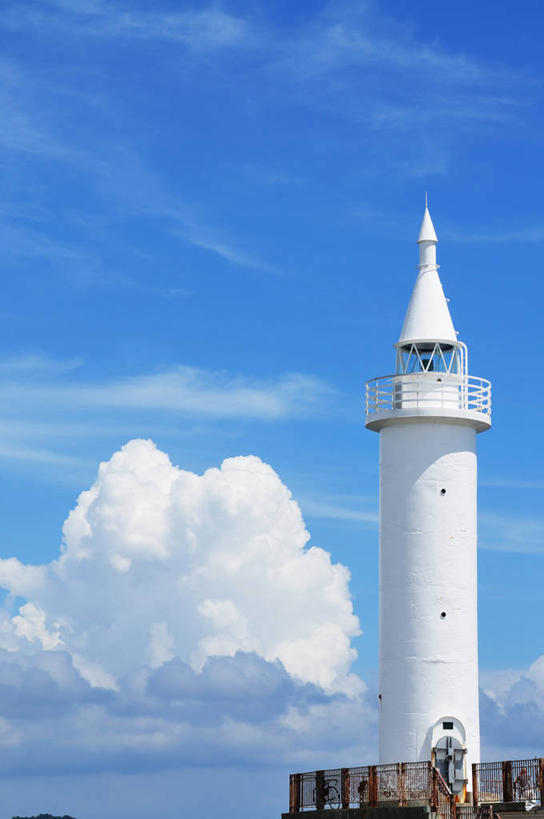 无人,竖图,室外,白天,道路,建筑,日本,日本文化,信息,云,尖顶,灯塔,交通,神奈川县,方向,白色,天空,摄影,引导,指导,指引,保护,江之岛,航标,彩图,导航