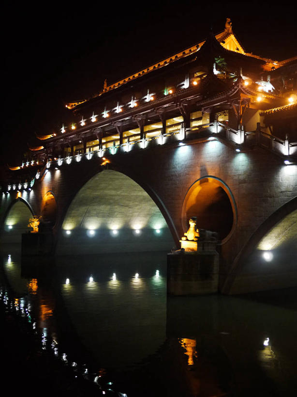 无人,竖图,室外,夜晚,河流,建筑,反射,联系,拱桥,地标建筑,摄影,四川省,照亮,中国文化,成都,彩图,餐馆