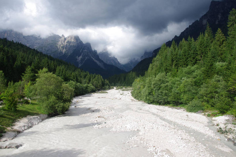 无人,横图,室外,白天,美景,山,山脉,多云,意大利,景观,云,天气,树,风景,天空,自然,景色,摄影,宁静,自然风光,特伦托,彩图,白河