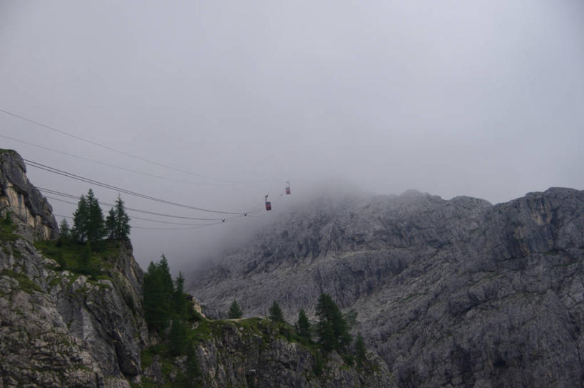 无人,横图,俯视,室外,白天,技术,山,山脉,雾,意大利,联系,缆车,树,自然,交通工具,摄影,宁静,索道,特伦托,缆索铁路,彩图,高角度拍摄