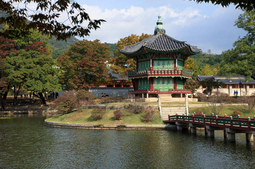 无人,横图,室外,白天,建筑,景福宫,首尔,韩国,池塘,云,桥,首都,历史,树,天空,自然,地标建筑,摄影,园林,宁静,亭台楼阁,彩图