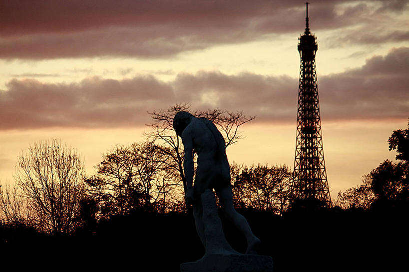 无人,横图,室外,雕塑,法国,巴黎,标志,雕像,符号,塔,首都,标识,树,天空,自然,黄昏,摄影,园林,剪影,法国文化,杜乐丽花园,性别符号,彩图,男性符号