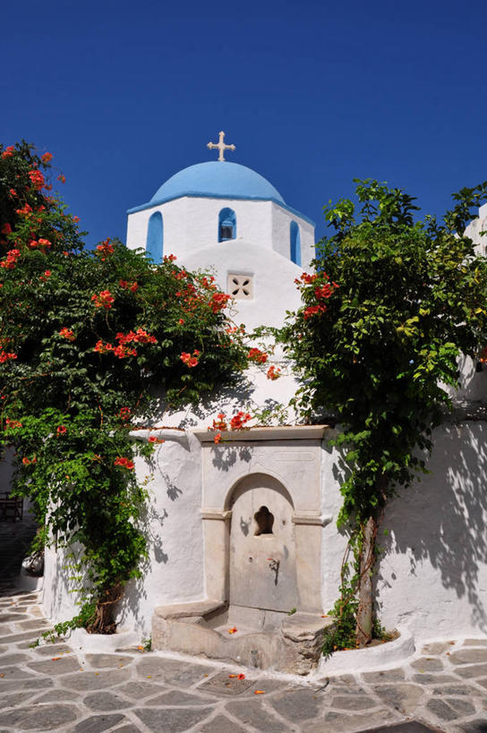 无人,竖图,室外,白天,建筑,喷泉,希腊,欧洲,十字架,大理石,岛,拱门,围墙,九重葛,三角梅,历史,树,摄影,宗教,宁静,基督教,基克拉迪群岛,圆顶建筑,希腊文化,希腊共和国,万里无云,三叶梅,毛宝巾,簕杜鹃,叶子花,叶子梅,南美紫茉莉,基克拉泽斯群岛,帕罗斯岛,三角花,彩图