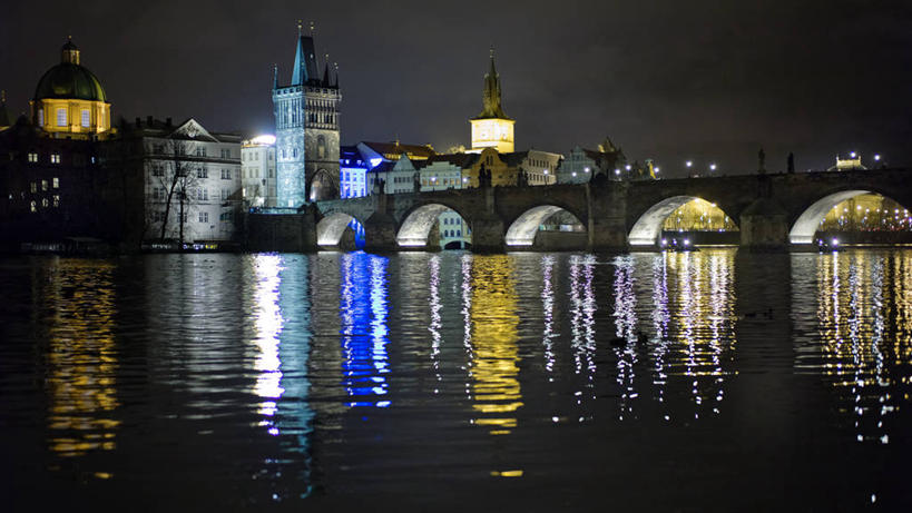 无人,横图,室外,夜晚,城市,建筑,反射,拱门,首都,联系,天空,摄影,照亮,捷克共和国,布拉格,查理大桥,伏尔塔瓦河,彩图