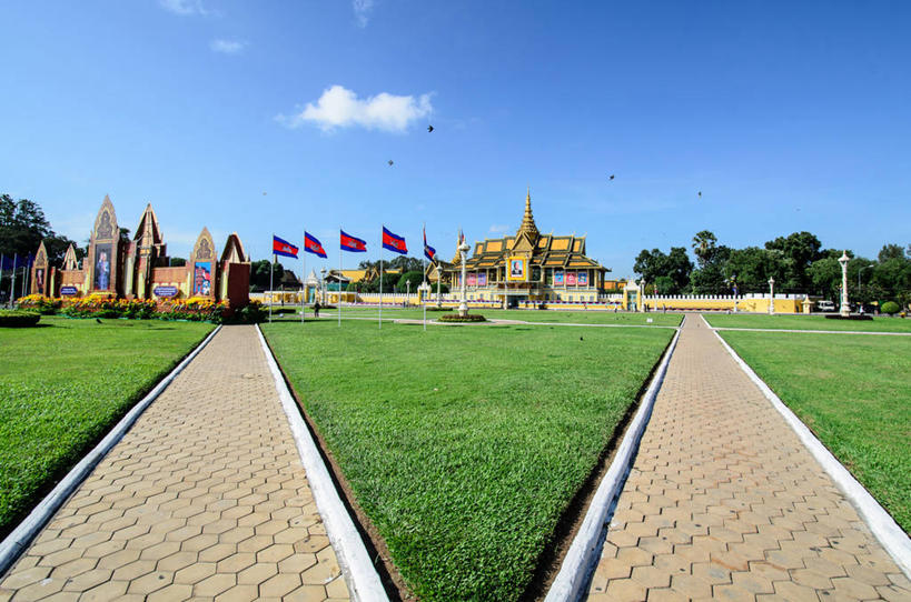 无人,宫殿,横图,室外,白天,建筑,柬埔寨,云,人行道,首都,历史,草,天空,摄影,彩图,金边,柬埔寨文化