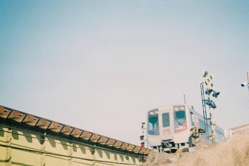 无人,横图,室外,白天,旅途,路,铁路,火车,日光,日本,轨道,交通,铁轨,运输,摄影,部分,万里无云,彩图,旅行,高松