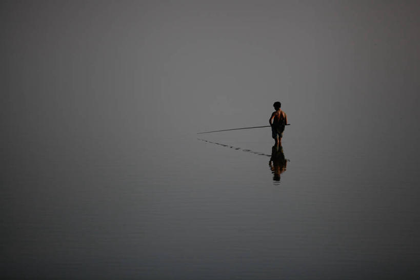 一个人,横图,室外,渔业,缅甸,反射,自然,黄昏,摄影,宁静,彩图,钓鱼,独处