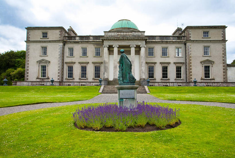 无人,横图,室外,白天,建筑,爱尔兰,雕像,云,小路,历史,花,树,绿色,摄影,圆顶建筑,政府,彩图,法律