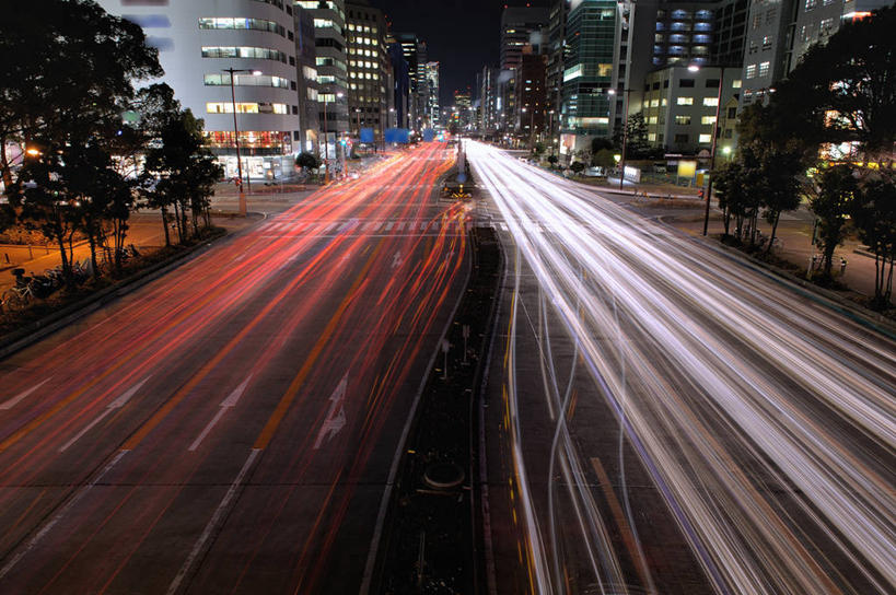 无人,横图,室外,夜晚,长时间曝光,城市,建筑,汽车,照明,爱知县,名古屋,日本,路标,车,灯,树,灯具,交通工具,运输,摄影,尾灯,迅速,照亮,照明设备,载具,前照灯,前大灯,车前灯,彩图,樱之花,林荫大道