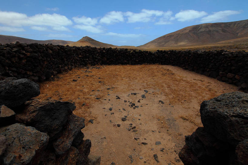 无人,横图,室外,白天,旅游,度假,石头,美景,山,西班牙,景观,云,历史,娱乐,天空,自然,享受,休闲,景色,放松,摄影,自然风光,富埃特文图拉岛,地质学,大西洋群岛,自然地理,岩石,彩图