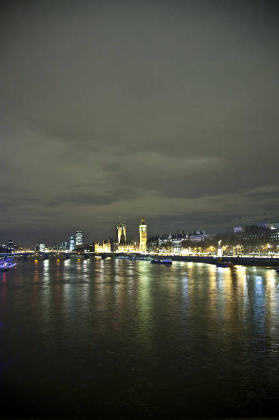 无人,竖图,室外,河流,天际线,城市,英国,波纹,反射,乌云,首都,钟塔,泰晤士河,风景,自然,黄昏,摄影,照亮,威斯敏斯特市,英国文化,彩图