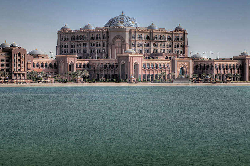 无人,宫殿,横图,室外,白天,城市,建筑,酒店,沙子,首都,蓝色,摄影,宁静,圆顶建筑,华贵,阿拉伯联合酋长国,阿布扎比,波斯湾,中东文化,万里无云,死水,海滩,彩图