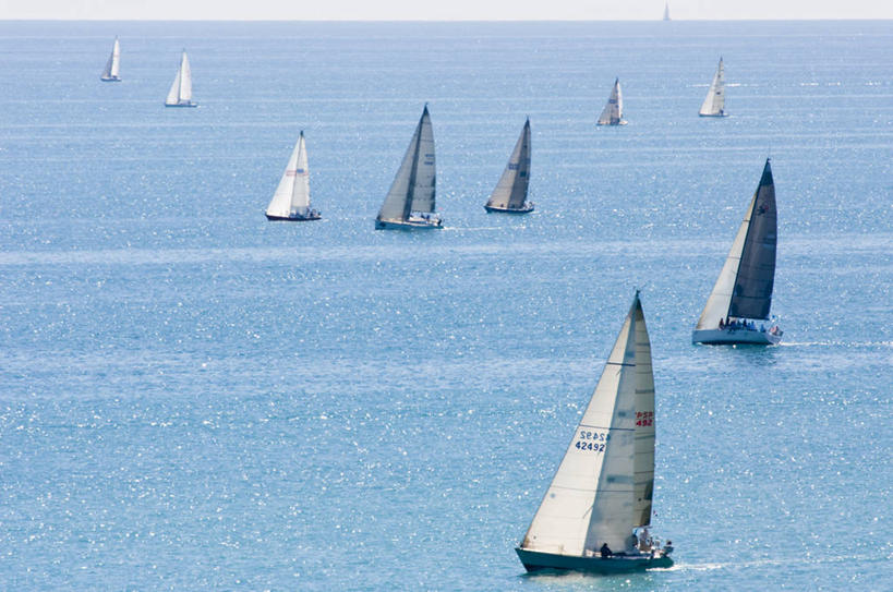 帆船,横图,室外,白天,锻炼,快乐,比赛,运动,竞争,船,娱乐,蓝色,交通工具,夏天,休闲,帆,运输,摄影,航海,宁静,体育运动,载具,伊利诺斯州,密歇根湖,芝加哥市,体育,健身