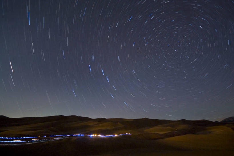 无人,横图,室外,夜晚,长时间曝光,山,地形,星星,沙丘,风景,天空,自然,摄影,照亮,科罗拉多州,大沙丘国家公园