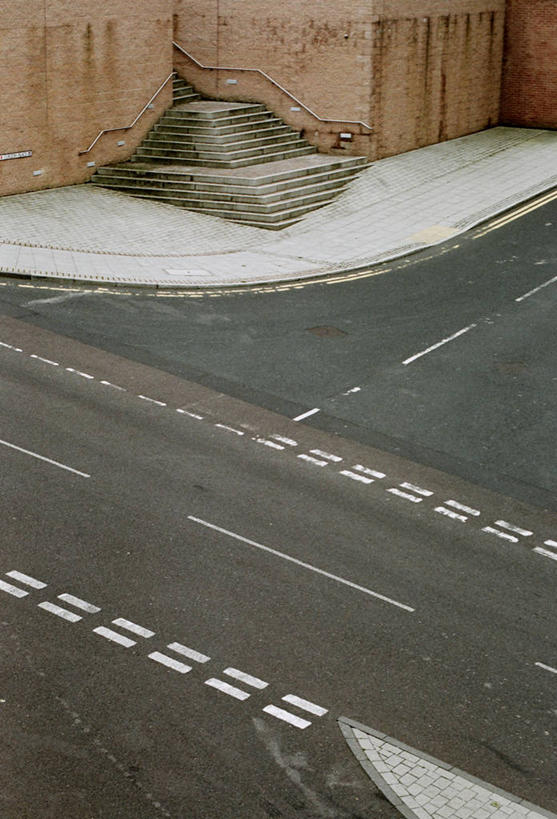 无人,竖图,俯视,室外,白天,建筑,街道,英国,路标,路边,分界线,台阶,运输,摄影,部分,盖茨黑德,高角度拍摄