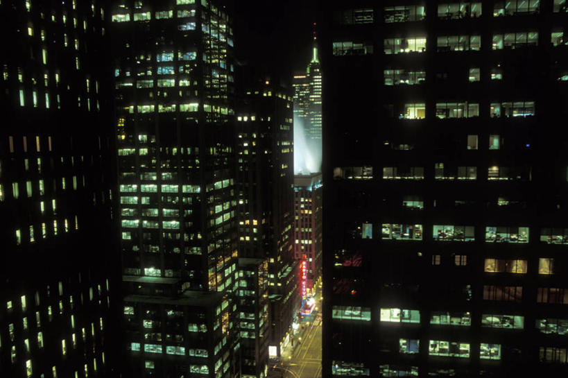 无人,横图,俯视,室外,夜晚,度假,美景,天际线,窗户,城市风光,城市,建筑,摩天大楼,纽约,美国,景观,曼哈顿,娱乐,享受,休闲,办公大楼,景色,放松,摄影,照亮,市区,洛克菲勒中心,第六大道,高角度拍摄,无线电城音乐厅