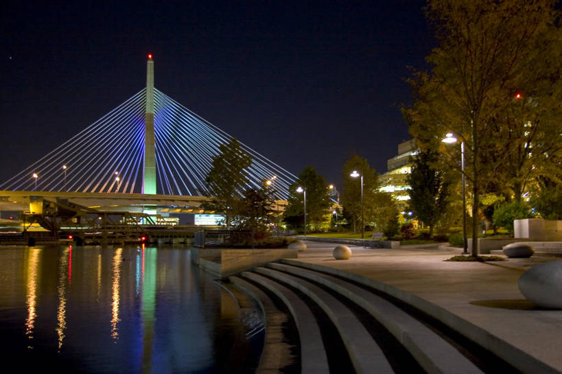 无人,横图,室外,夜晚,夜生活,河流,水,城市,建筑,路灯,美国,反射,桥,联系,现代,台阶,树,天空,地标建筑,摄影,照亮,波士顿,马萨诸塞,查尔斯河