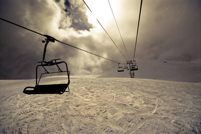 无人,横图,室外,雪,雪山,加拿大,地平线,乌云,冬天,辽阔,地面,天气,自然,黄昏,广阔,寒冷,运输,摄影,一望无际,延伸,天地相交,无边无际,一马平川,惠斯勒,大不列颠哥伦比亚,滑雪运动,旅行