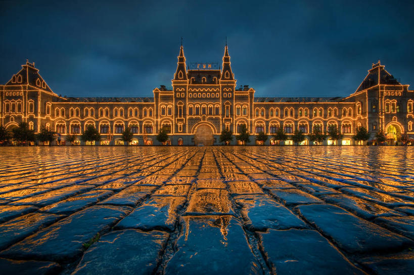 无人,广场,横图,室外,夜晚,消费,雨,多云,城市,建筑,俄罗斯,湿,反射,古城,首都,历史,天空,地标建筑,摄影,红场,莫斯科,旅行,购物中心,俄罗斯文化