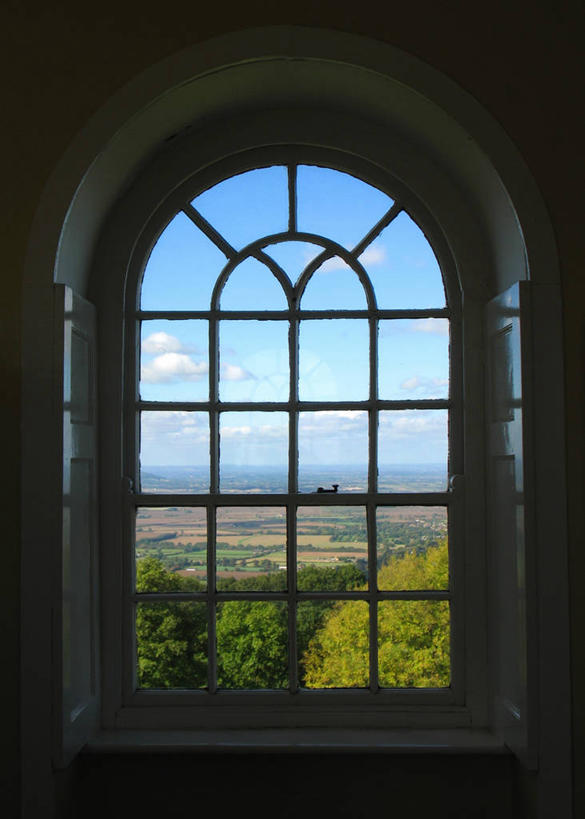 无人,竖图,室内,白天,旅游,度假,美景,窗户,建筑,英国,欧洲,透明,房屋,地形,景观,拱门,娱乐,英格兰,树,天空,自然,地标建筑,享受,休闲,景色,放松,摄影,环境,窗框,西欧,自然风光,北欧,大不列颠,英国文化,大不列颠及北爱尔兰联合王国,大不列颠及爱尔兰联合王国,英吉利,格洛斯特,格洛斯特郡,科茨沃尔德,伍斯特郡,旅行,大不列颠王国,大英帝国,联合王国,日不落帝国,月