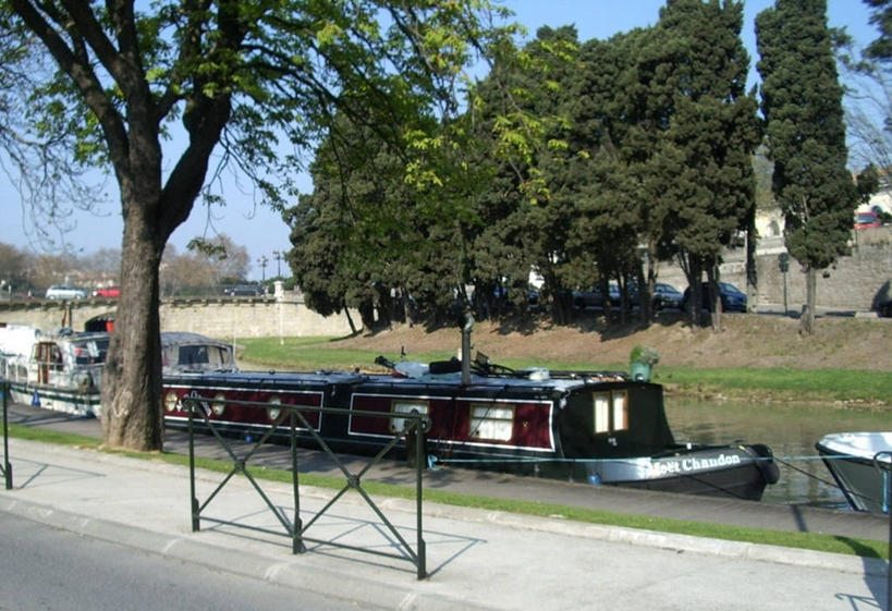 无人,横图,俯视,室外,白天,旅游,度假,船,法国,欧洲,栅栏,篱笆,树,树干,天空,运输,摄影,运河,西欧,渡轮,地中海文化,法兰西,客船,中欧,法兰西共和国,卡尔卡松,法兰西第五共和国,朗格多克.鲁西永,朗格多克.鲁西永大区,高角度拍摄,旅行,驳船,奥德