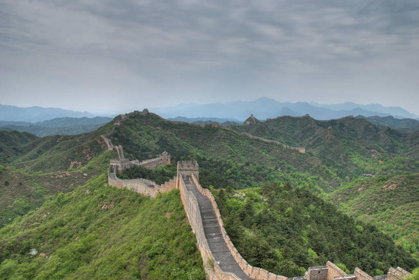 无人,横图,俯视,室外,白天,美景,山,山脉,长城,中国,地平线,景观,云,围墙,辽阔,地面,历史,城墙,绿色,风景,天空,自然,地标建筑,广阔,景色,摄影,宁静,一望无际,环境,中国文化,自然风光,延伸,东亚,东亚文化,天地相交,无边无际,一马平川,古代文明,司马台,高角度拍摄,旅行