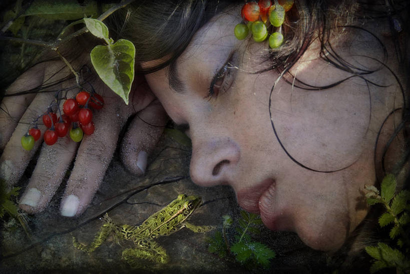 西方人,成年人,中年人,头,一个人,躺,横图,室外,特写,白天,童话故事,欧洲,加拿大,欧洲人,仅一个女性,仅一个人,看,仅一个中年女性,休息,思考,虚构,放松,幻想,人体,摄影,幽默,梦想,青蛙王子,多伦多,安大略省,女人,女性,中年女性,白种人,头部