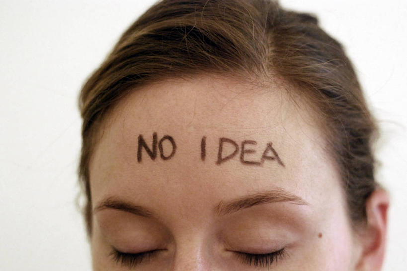 西方人,成年人,中年人,头,前额,一个人,横图,室内,特写,白色背景,通讯,英国,欧洲,欧洲人,仅一个女性,仅一个人,文字,白色,仅一个中年女性,思考,人体,摄影,英文字母,北欧,肖像,想法,女人,女性,中年女性,白种人,头部,闭着眼睛,影棚拍摄