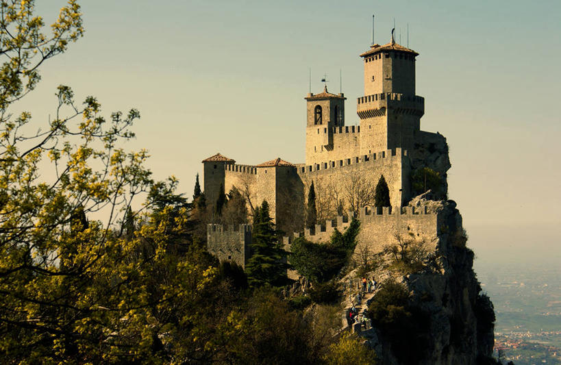 无人,横图,室外,白天,建筑,意大利,圣马力诺,城堡,历史,树,天空,摄影,意大利文化,万里无云,旅行,过去