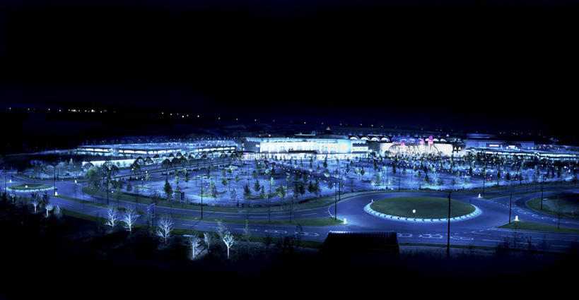 人群,停车场,横图,俯视,室外,夜晚,购物,消费,城市,建筑,英国,朦胧,模糊,光亮,许多人,一群人,零售,摄影,照亮,北欧,肯特,高角度拍摄,旅行,购物中心