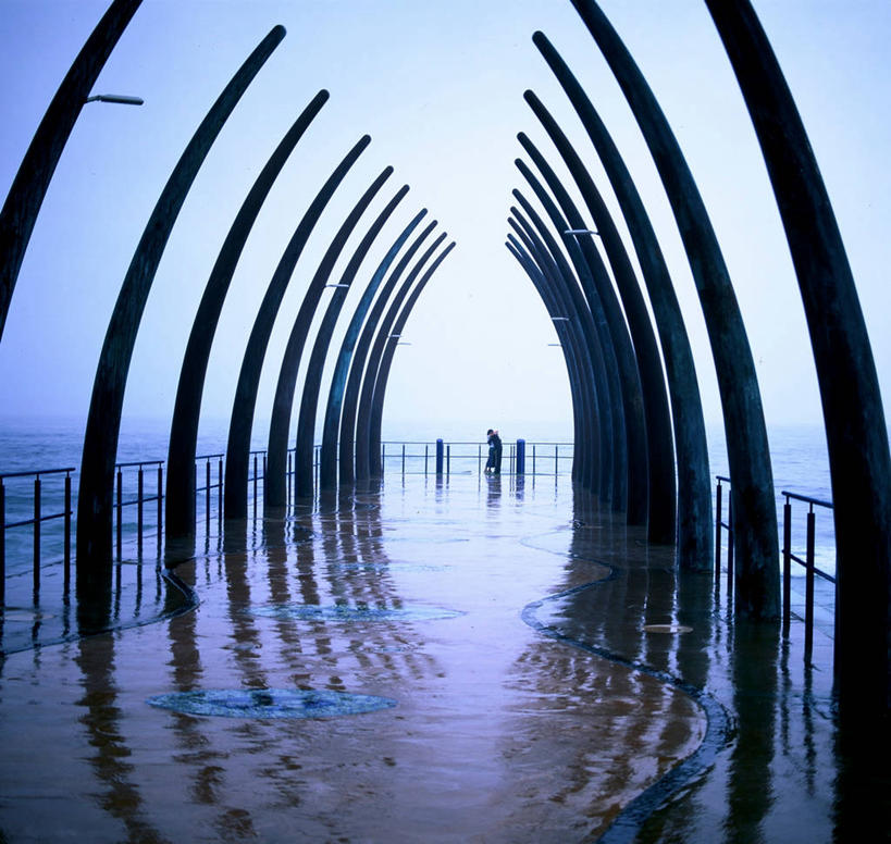 西方人,无人,栏杆,码头,横图,室外,白天,雨,建筑,欧洲,非洲,南非,黑人,欧洲人,一排,整齐,反射,天气,排列,摄影,宁静,队列,阿非利加洲,南非共和国,夸祖鲁.纳塔尔省,德班,非洲人,旅行