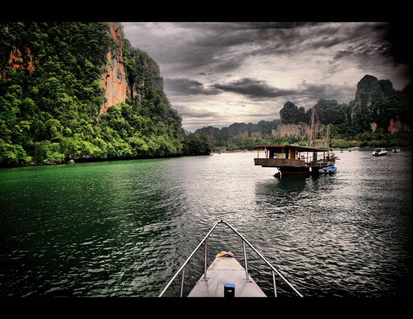 无人,横图,室外,白天,山,水,泰国,亚洲,波纹,反射,悬崖,云,海湾,天空,自然,黄昏,运输,摄影,东南亚,环境,反差,泰王国,印度支那,莱雷海滩,甲米,甲米府,旅行