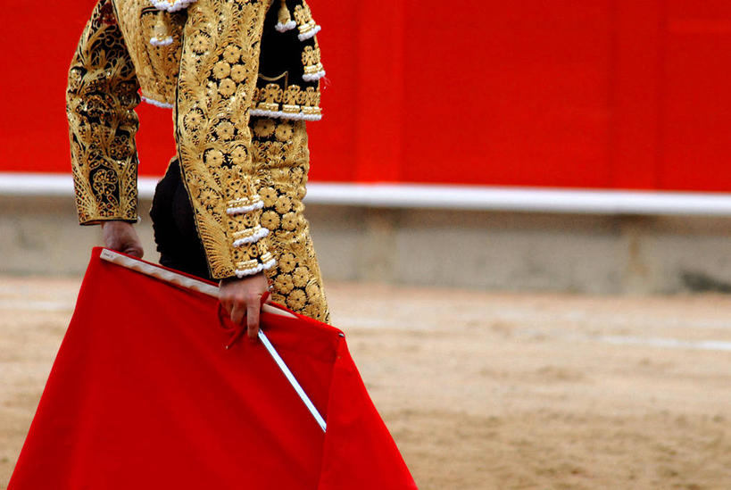 一个人,斗牛士,站,横图,室外,特写,白天,锻炼,快乐,比赛,运动,竞争,斗牛,西班牙,巴塞罗那,朦胧,模糊,拿着,娱乐,表演者,衣服,休闲,摄影,部分,体育运动,加泰隆尼亚,斗篷,伊比利亚半岛,技能,体育,传统服装,健身,西班牙斗牛,传统文化,巴塞罗那省