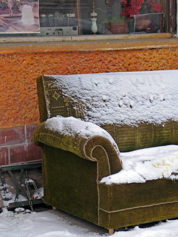 无人,竖图,室外,白天,拒绝,雪,窗户,沙发,德国,废弃,透明,冬天,首都,柏林,座位,寒冷,摄影,报废,废物,下降,丢弃,放弃,抛弃,中欧,摈弃,屏弃,摈斥,摒除