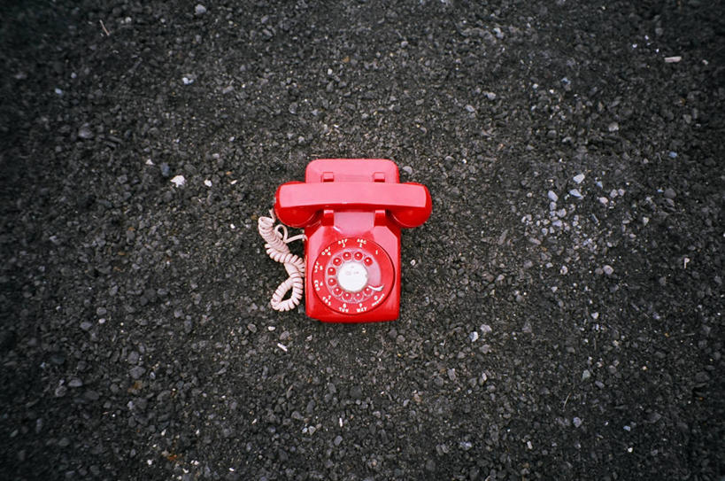 无人,打电话,横图,俯视,室外,白天,通讯,复古,电话,美国,古典,通讯设备,一个,红色,话筒,电话线,摄影,单个,古董,怀旧,北美,北美洲,沙砾,美洲,华盛顿州,北亚美利加洲,亚美利加洲,交流,老式电话,电话机,岩石,沟通,通话,高角度拍摄,美利坚合众国,旋转号盘电话机