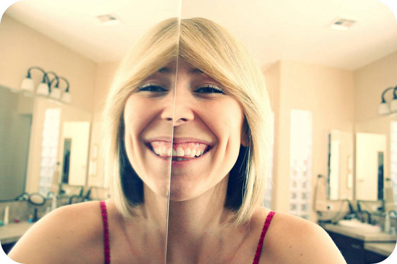 西方人,成年人,脸,头,脸颊,头发,一个人,站,笑,微笑,露齿笑,横图,室内,特写,白天,正面,快乐,幸福,信心,镜子,欧洲,美国,欧洲人,仅一个年轻女性,仅一个女性,仅一个人,反射,背心,刺激,肩膀,金色,乐趣,摄影,亚利桑那,享乐,肖像,反差,年轻女性,女人,女性,白种人,年轻人,头部,脸部,脸蛋,面部,上装,独处,菲尼克斯市