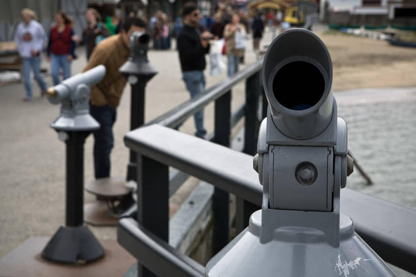 人群,栏杆,码头,横图,室外,白天,旅游,度假,仪器,科技,街道,美国,眺望,检查,研究,反射,分析,科学,望远镜,许多人,注视,休闲装,衣服,观察,看,一群人,清晰,探索,摄影,放大,观看,仔细,科研,察看,科学技术,北美,北美洲,瞭望,聚焦,关注,加利福尼亚,美洲,监视,旧金山,远视镜,瞭望镜,光学,北亚美利加洲,亚美利加洲,清楚,双筒望远镜,步行,旅行,投币式望远镜,美利坚合众国,光学仪器,千里镜,好奇心