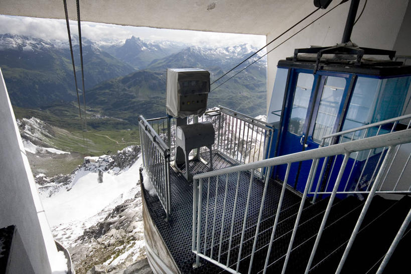 无人,栏杆,横图,室外,白天,时尚,山,雪,建筑,奥地利,冬天,缆车,交通工具,t台,运输,摄影,索道,中欧,缆索铁路,时装表演,时装秀,t型台,走秀,旅行