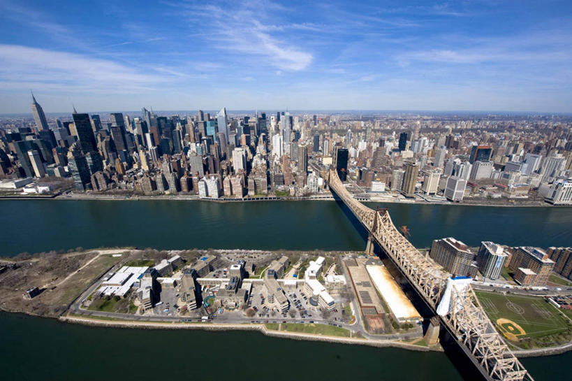 无人,横图,俯视,航拍,室外,白天,度假,河流,美景,天际线,城市风光,城市,建筑,酒店,摩天大楼,纽约,美国,景观,云,公寓,桥,曼哈顿,首都,联系,娱乐,天空,地标建筑,享受,休闲,办公大楼,景色,放松,摄影,北美,北美洲,鸟瞰,美洲,纽约市,纽约州,帝国之州,帝国州,北亚美利加洲,亚美利加洲,悬臂桥,高角度拍摄,旅行,59街,罗斯福岛,美利坚合众国,曼哈顿区,纽约县,皇后大桥,曼哈顿岛,东河