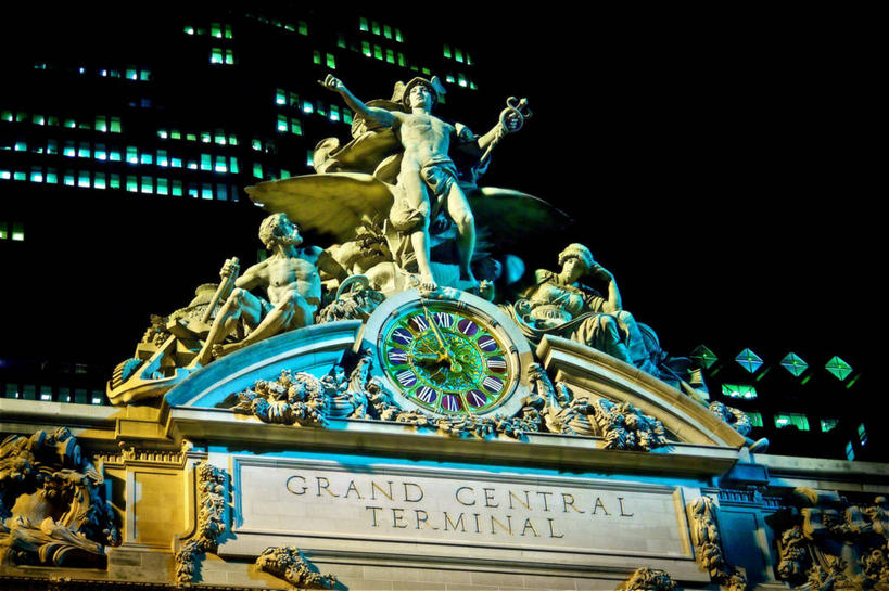无人,横图,室外,夜晚,仰视,建筑,车站,雕塑,纽约,美国,时间,雕像,文字,曼哈顿,站台,光亮,古典,历史,月台,中央车站,地标建筑,运输,摄影,英文字母,照亮,北美,高雅,北美洲,美洲,古典风格,美国文化,纽约市,纽约州,帝国之州,帝国州,北亚美利加洲,亚美利加洲,钟,低角度拍摄,旅行,美利坚合众国,曼哈顿区,纽约县,曼哈顿岛