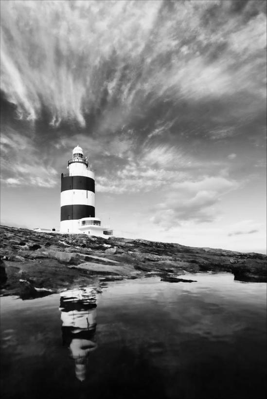 无人,竖图,黑白,室外,白天,安全,水,道路,建筑,爱尔兰,反射,信息,灯塔,交通,方向,摄影,引导,指引,保护,北欧,芒斯特省,爱尔兰共和国,航标,伦斯特省,沃特福德郡,岩石,胡克角灯塔,导航