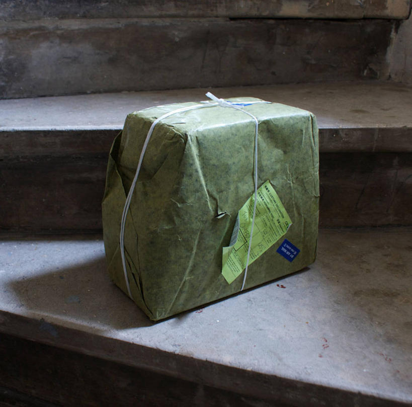 无人,横图,室外,特写,白天,楼梯,香港,法国,欧洲,阴影,工作,包裹,包装,标签,邮件,台阶,一个,通信,摄影,单个,惊奇,简单,普罗旺斯,消息,中欧,埃罗,递送,贝塞尔