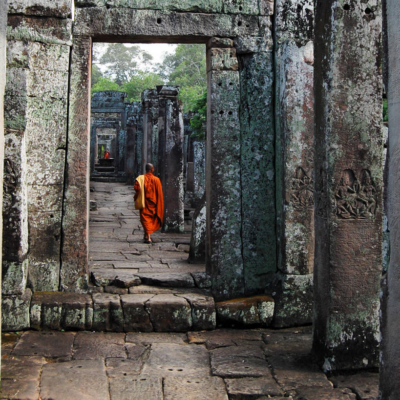 成年人,一个人,方图,室外,白天,建筑,柬埔寨,仅一个男性,朦胧,模糊,长袍,大门,历史,废墟,背面,衣服,地标建筑,摄影,宗教,佛教,东亚文化,暹粒,暹粒省,巴扬寺,灵性,印度支那,大吴哥城,吴哥,僧侣,步行,传统服装,旅行,柬埔寨文化