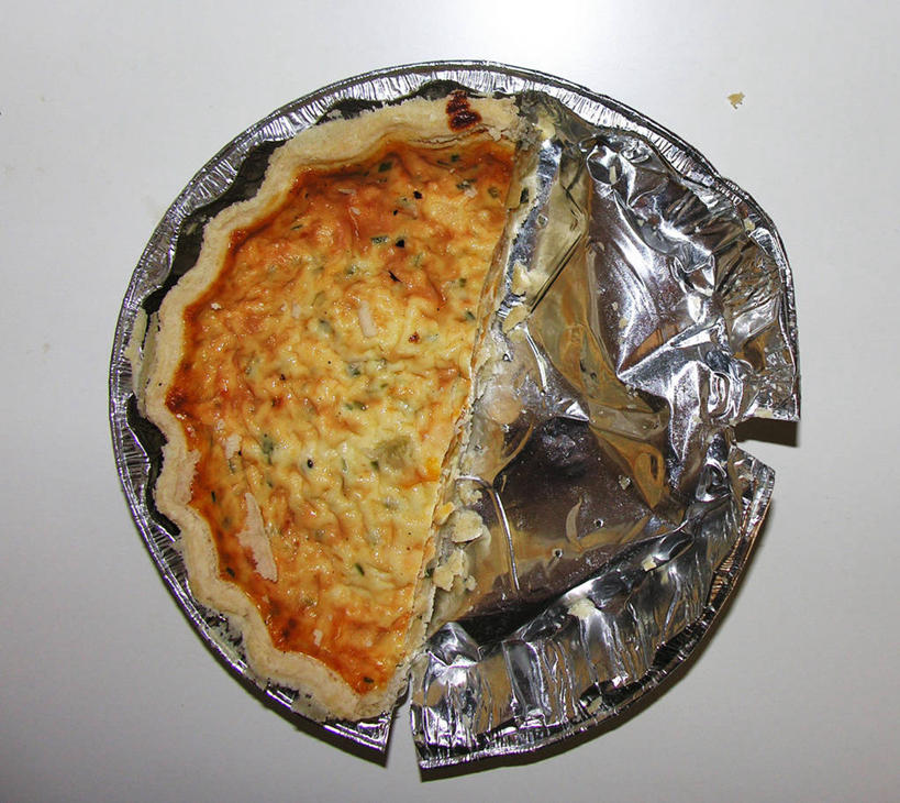 无人,横图,俯视,特写,满意,蔬菜,英国,咬,灰色背景,饮食,素食,半满,摄影,咬着,清新,北欧,法式食品,法国文化,健康食物,铝箔,高角度拍摄,影棚拍摄,蔬菜派