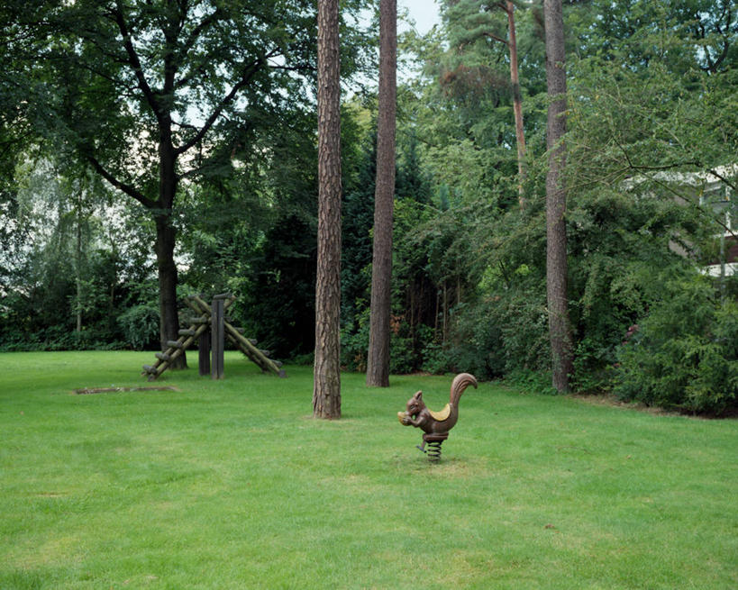 无人,公园,横图,室外,白天,草坪,游乐场,玩具,荷兰,庭院,一个,松鼠,摄影,单个,橡树果,彩图