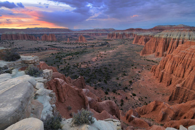 无人,横图,俯视,室外,美景,日落,美国,景观,乌云,云,树,自然,景色,摄影,宁静,北美,北美洲,国家公园,犹他州,岩层,自然风光,美洲,圆顶礁国家公园,北亚美利加洲,亚美利加洲,犹他,蜂窝之州,蜂房州,国会礁脉国家公园,国会礁国家公园,岩石,高角度拍摄,美利坚合众国