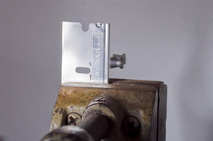 无人,横图,特写,美国,灰色背景,金属,摄影,子弹,部分,创造力,北美,北美洲,加利福尼亚,美洲,分割,北亚美利加洲,亚美利加洲,剃刀,彩图,影棚拍摄,美利坚合众国