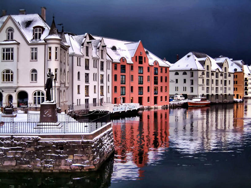 无人,码头,横图,室外,河流,雪,港口,建筑,挪威,欧洲,反射,雕像,冬天,城镇,公寓,摄影,运河,斯堪的纳维亚,北欧,斯堪的那维亚,斯堪的那维亚半岛,斯堪的纳维亚半岛,斯堪狄纳维亚半岛,挪威王国,默勒.鲁姆斯达尔,默勒.鲁姆斯达尔郡,彩图,摆渡口,埠头,渡口,渡头,港湾,海港,货运码头,口岸,商港