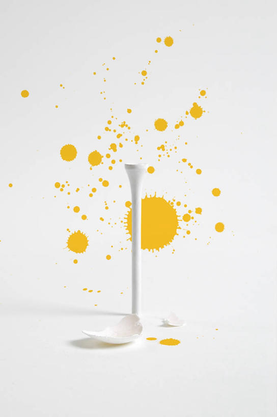 无人,竖图,室外,白色背景,加拿大,喷,飞溅,蛋,球座,凌乱,一个,黄色,摄影,单个,简单,喷溅,卵,想法,彩图,影棚拍摄