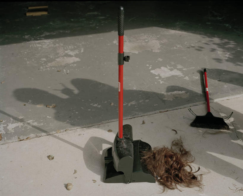 头发,无人,横图,室内,地板,美国,阴影,灰色背景,扫帚,两个,摄影,打扫,堆,清洗,彩图